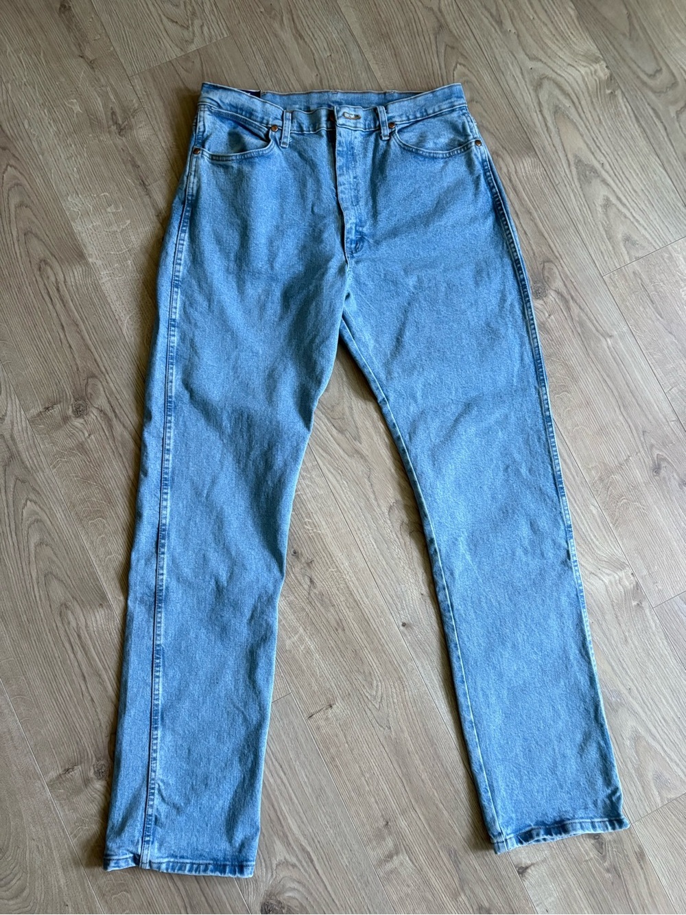 Classic Light Blue Men's Jeans - Unbranded